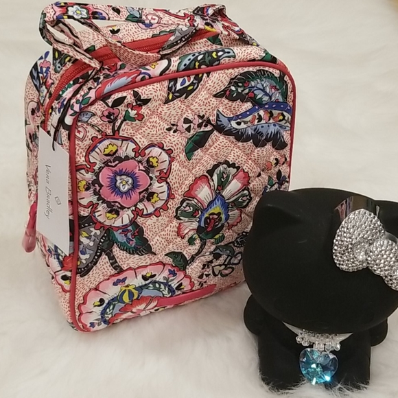 Vera Bradley Handbags - Vera Bradley Lunch Tote